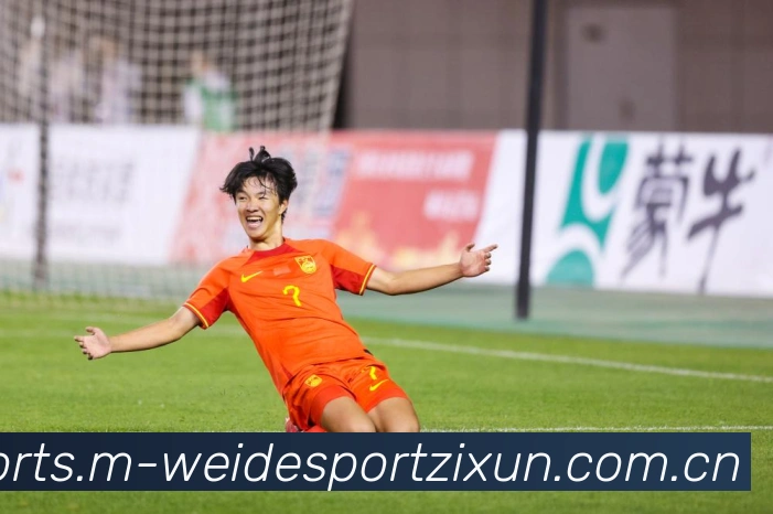 郑钦文赛场风采尽显勇夺佳绩引发球迷热议解析-深度解析 郑钦文赛场风采尽显勇夺佳绩引发球迷热议解析-深度解析